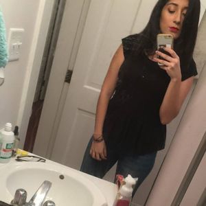 Meet your Posher, Lupita